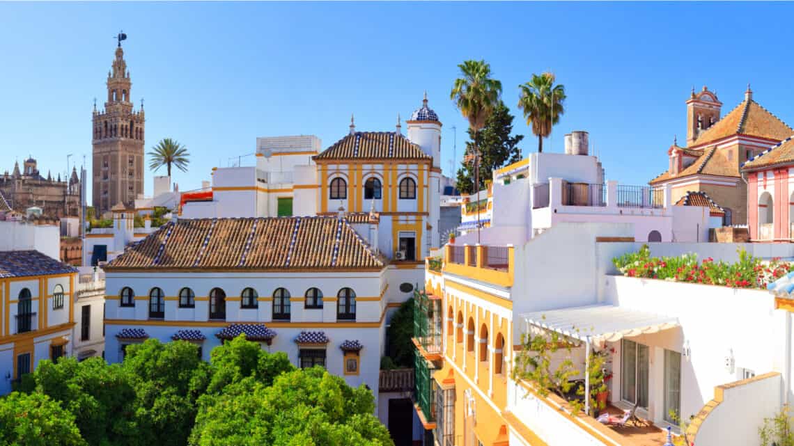 View of Giralda and the Jewish district in Sevilla (Sevilla), Andalusia, Spain